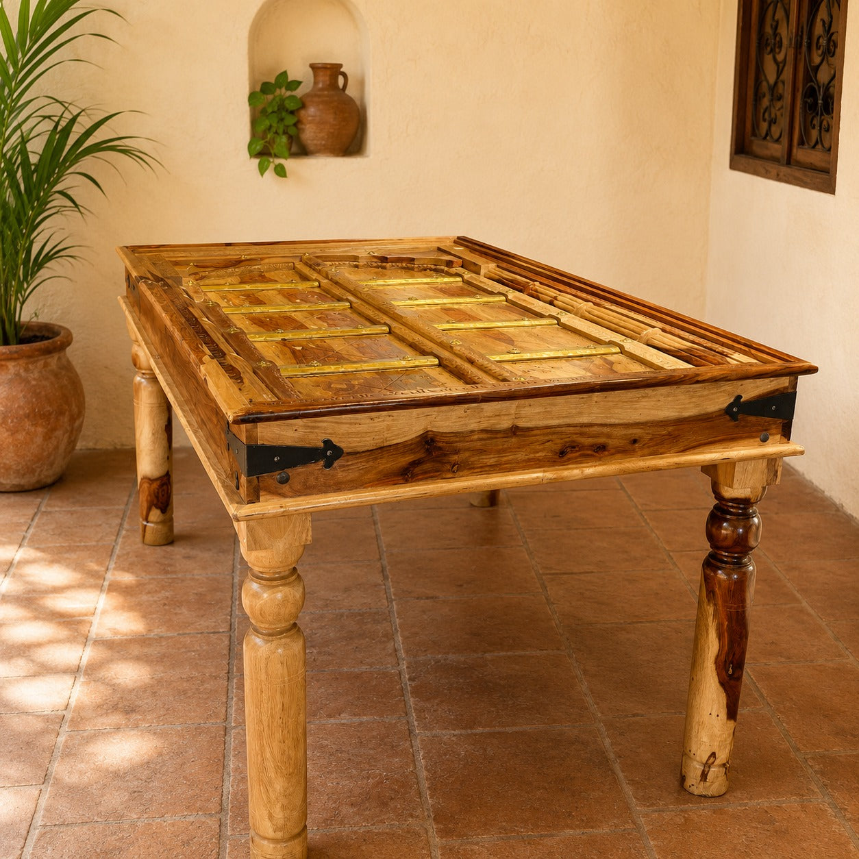 Mesa Imperial Puertas del Maharajá