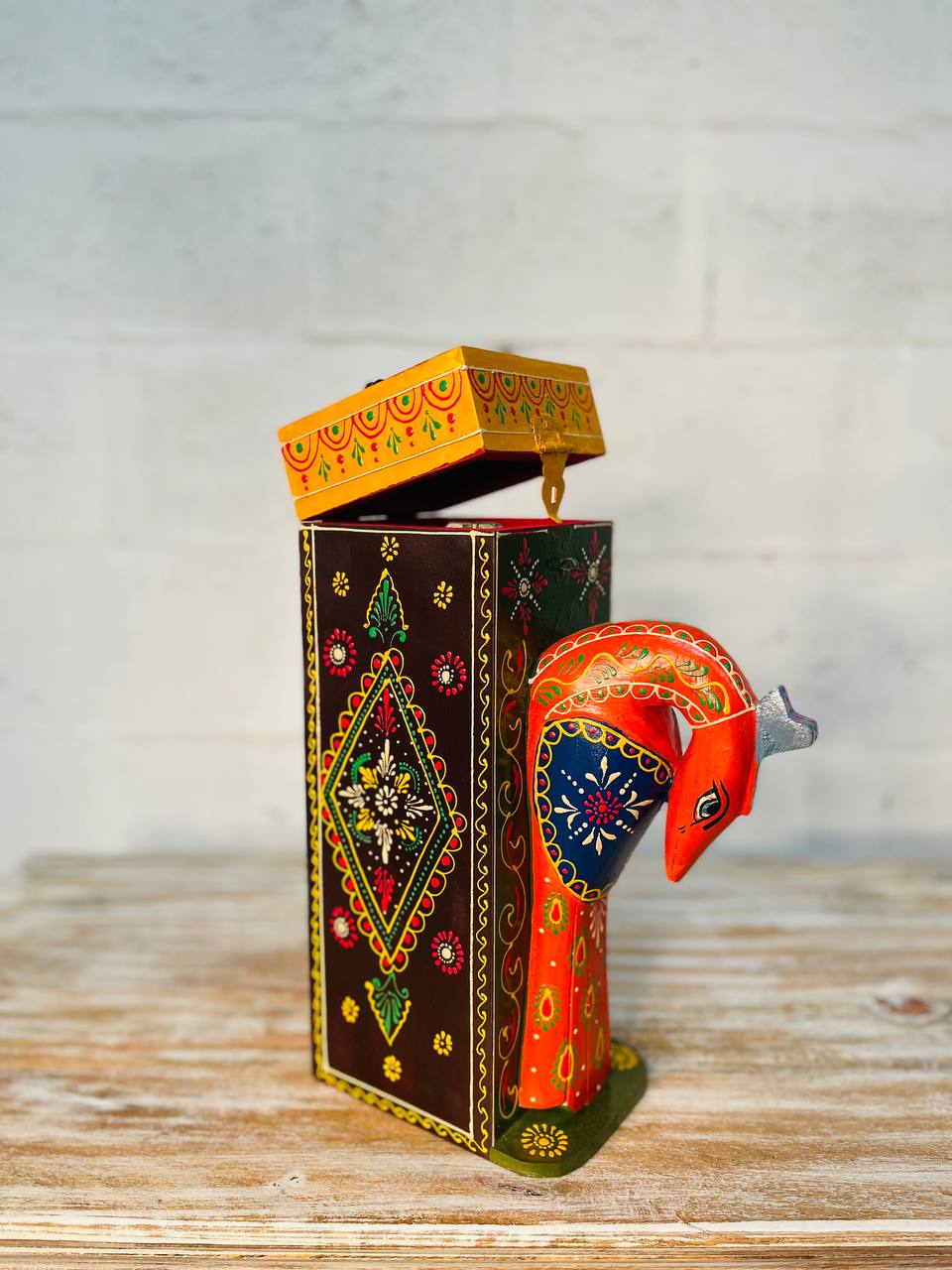 Caja Botellera "Pavo Majestuoso" - Madera Tallada, Pintada a Mano con Diseños y Cabeza de Pavo