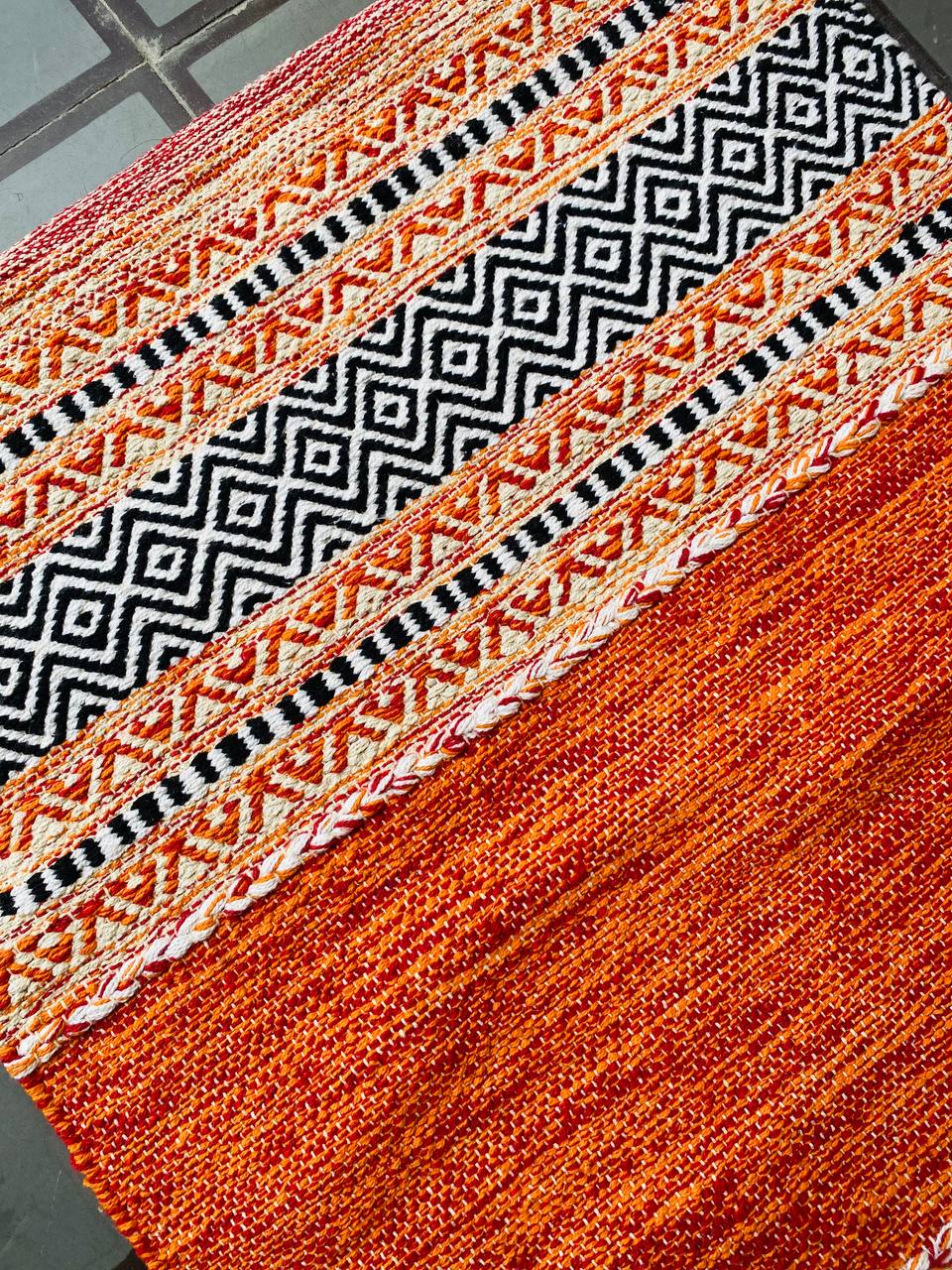 Tapete Kilim "Arte Textil" - Bordado a Mano (90cm x 60cm)