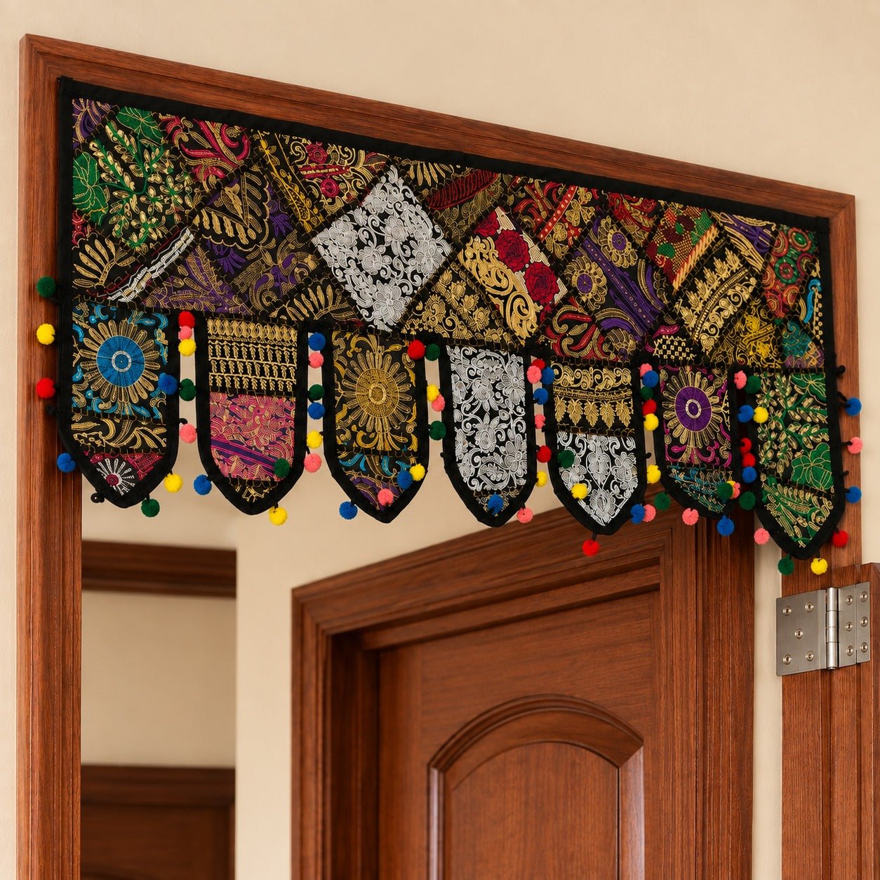 Cenefa India Noor Negra con Bordados Únicos - BOUTIQUEDELAINDIA