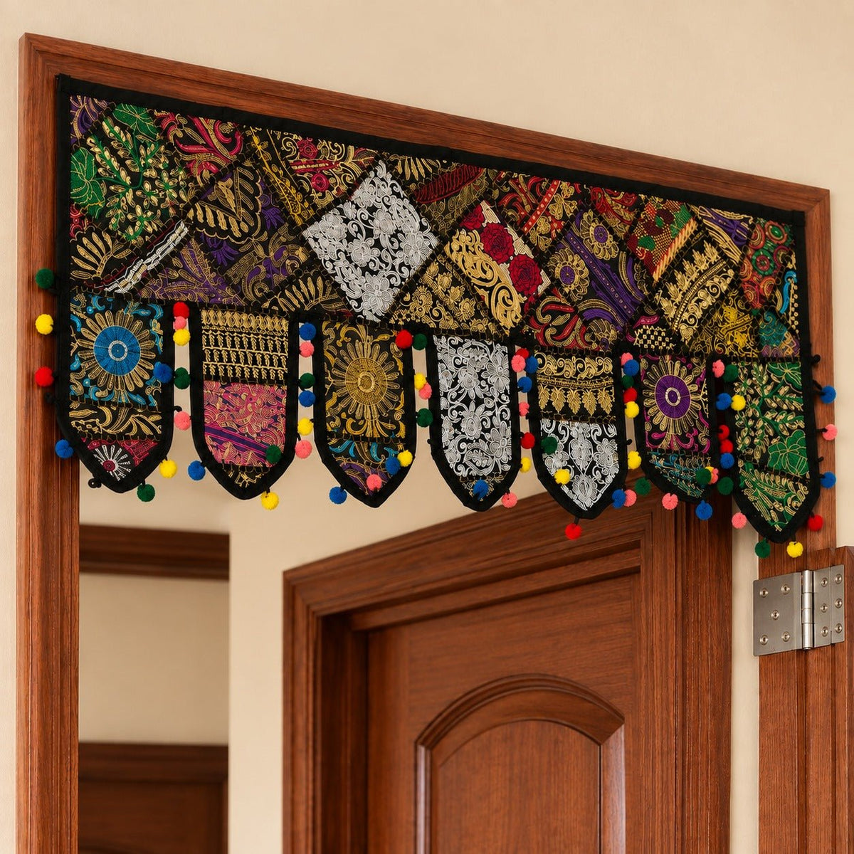 Cenefa India Noor Negra con Bordados Únicos - BOUTIQUEDELAINDIA