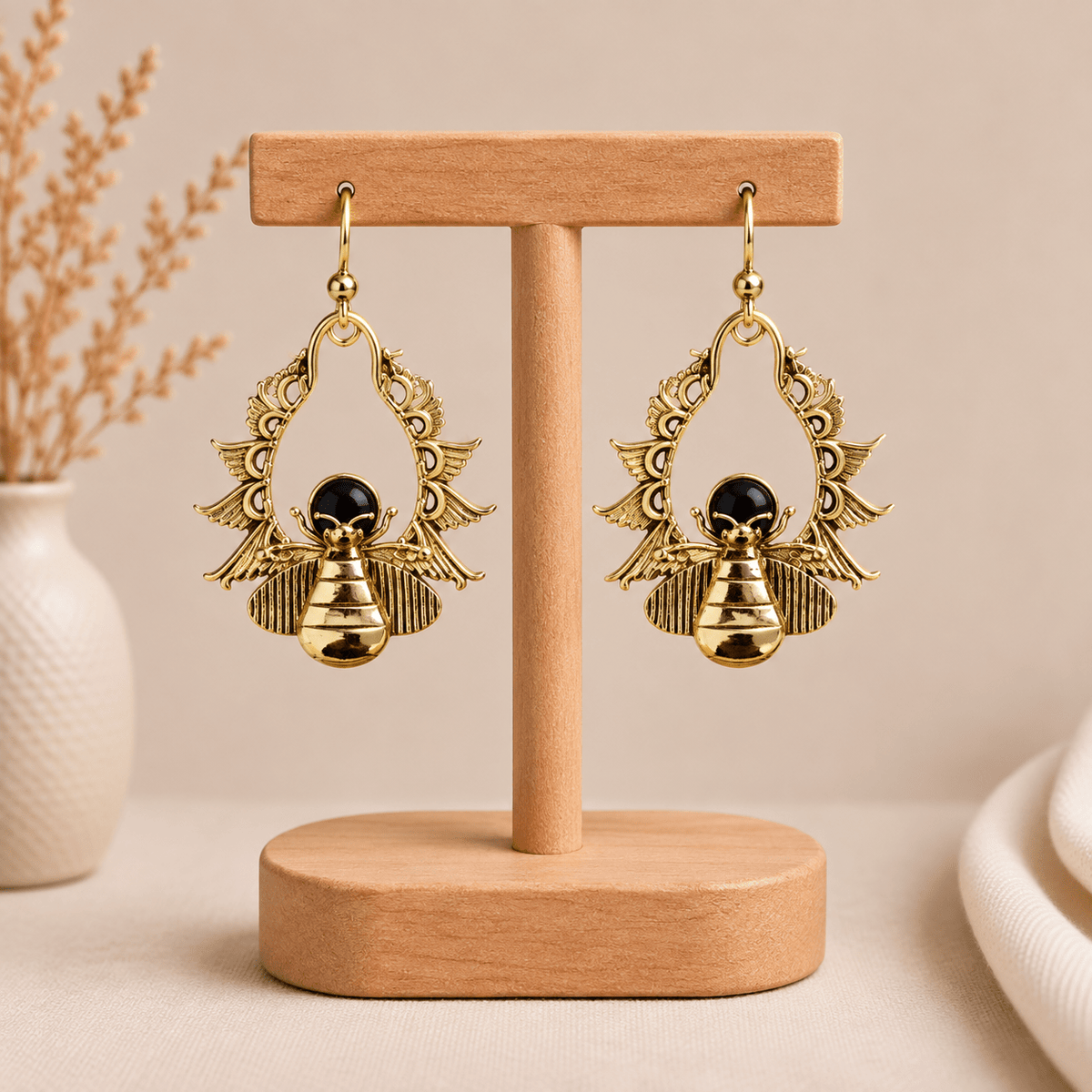 Aretes Abeja Naira en Bronce con Piedra Negra - BOUTIQUEDELAINDIA
