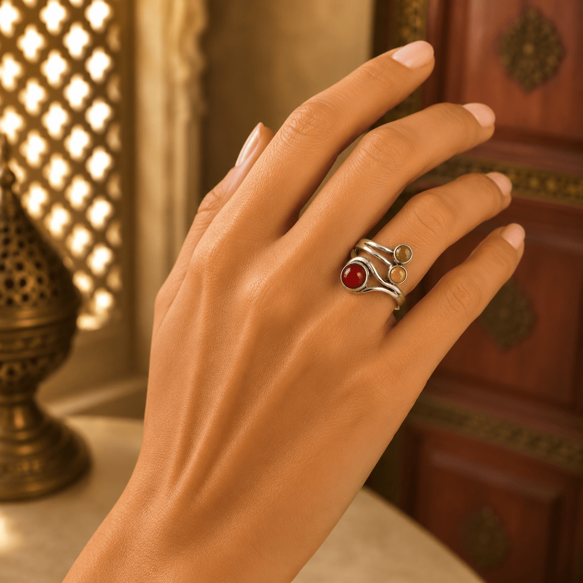 Anillo Kavya Triple Piedra en Bronce Plateado - BOUTIQUEDELAINDIA