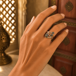 Anillo Kavya Triple Piedra Gris en Bronce Plateado - BOUTIQUEDELAINDIA