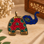 Dije Elefante Kavya en Bronce con Incrustaciones - BOUTIQUEDELAINDIA