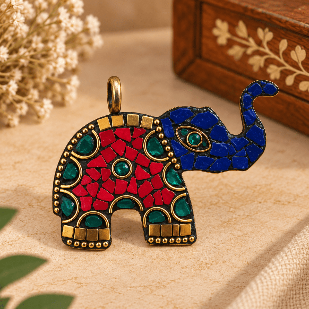 Dije Elefante Kavya en Bronce con Incrustaciones - BOUTIQUEDELAINDIA