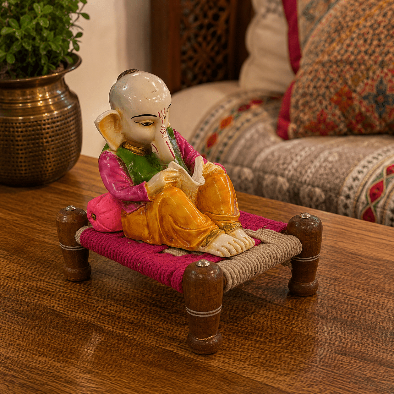 Figura Decorativa Ganesha Vidya en Charpai - BOUTIQUEDELAINDIA