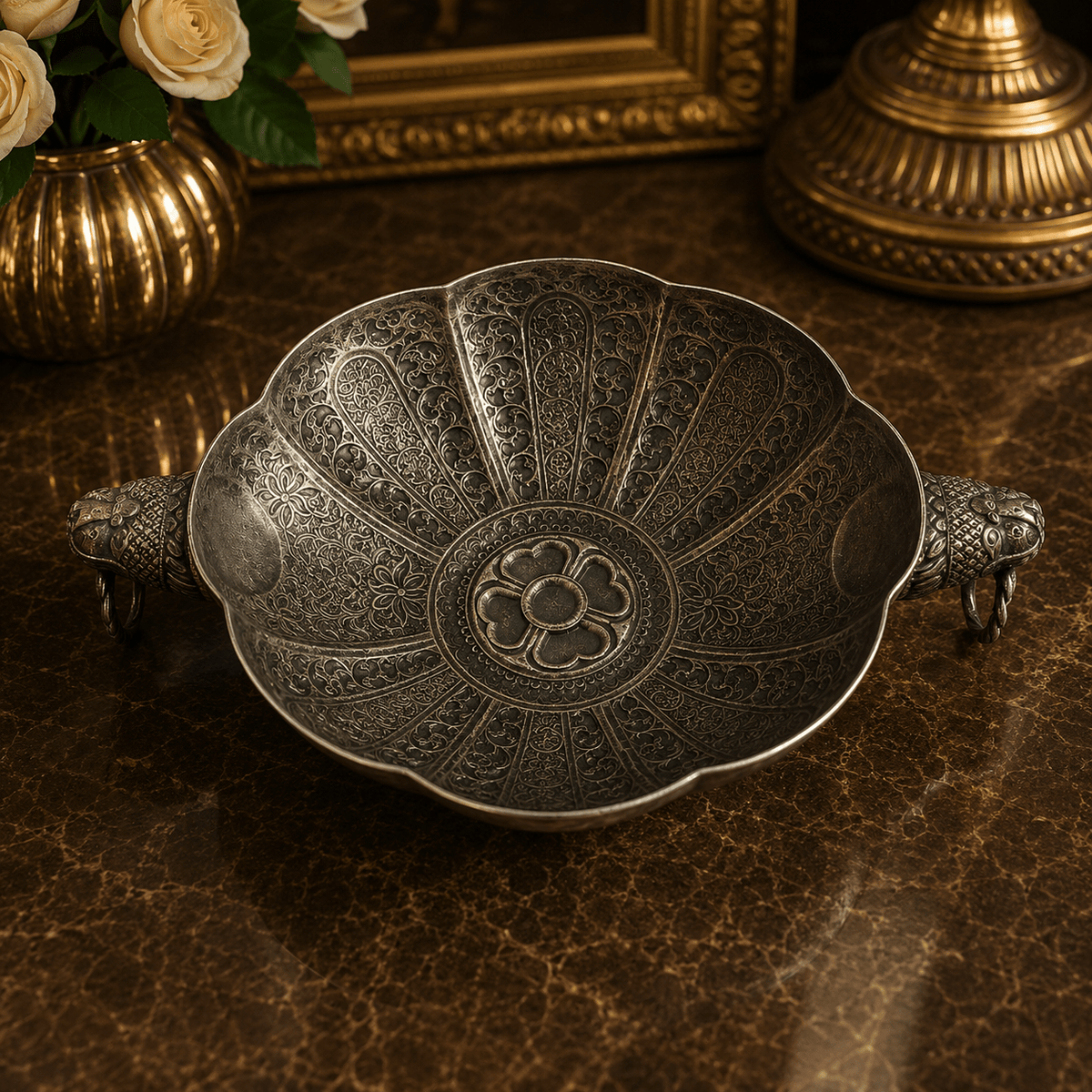 Cuenco Oriental de Metal con Asas de Leones Toques Dorados - BOUTIQUEDELAINDIA