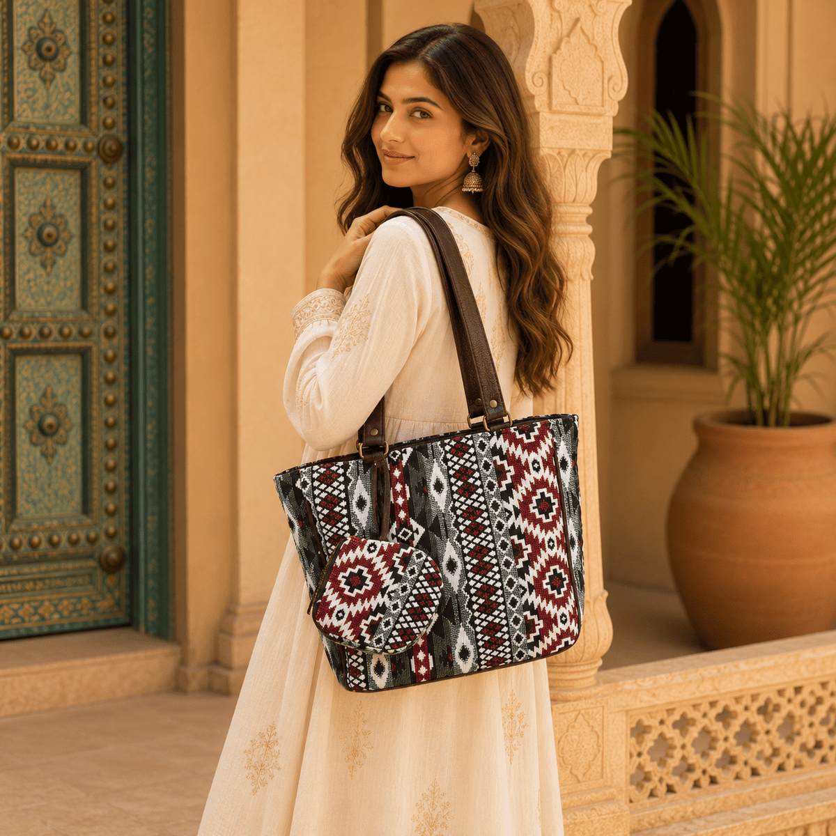 Bolso Artesanal Kashi Rojo Geométrico - BOUTIQUEDELAINDIA