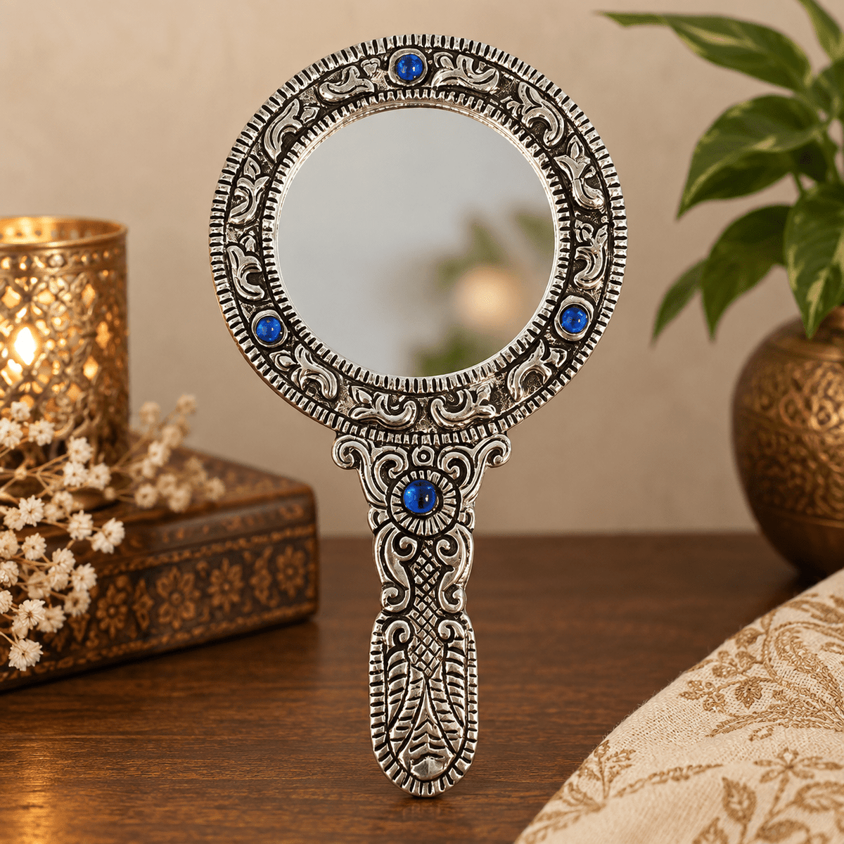 Espejo de Mano Pequeño Anika en Metal Azul - BOUTIQUEDELAINDIA