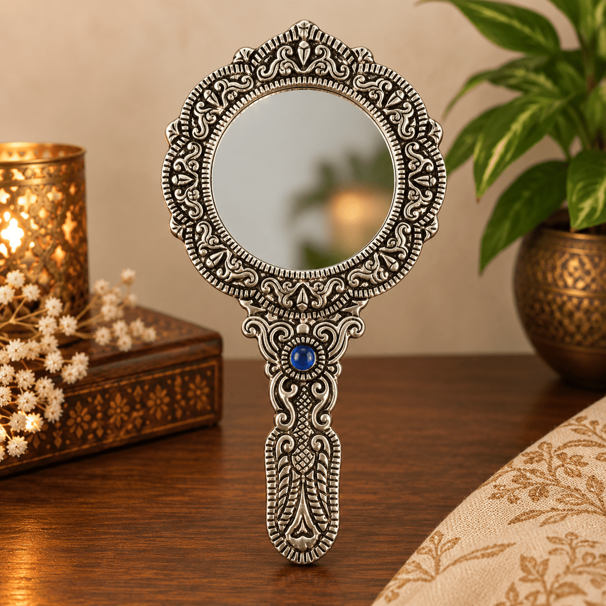 Espejo de Mano Pequeño Anika en Metal - BOUTIQUEDELAINDIA