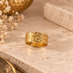 Anillo Kavya Texturizado en Bronce Dorado - BOUTIQUEDELAINDIA