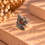 Anillo Amara Plumas Plateado en Bronce - BOUTIQUEDELAINDIA