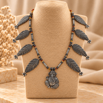 Collar Grande Ganesha Vana en Bronce con Hojas Ornamentales - BOUTIQUEDELAINDIA