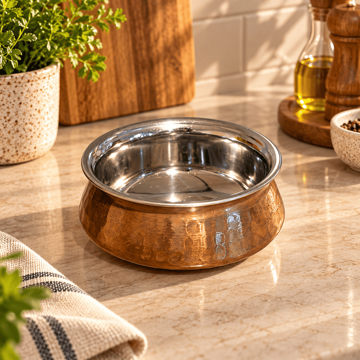 Cuenco Tradicional de la India Ishani en Cobre y Acero - BOUTIQUEDELAINDIA