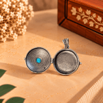 Dije Relicario Anaya en Bronce Plateado con Piedra Turquesa - BOUTIQUEDELAINDIA