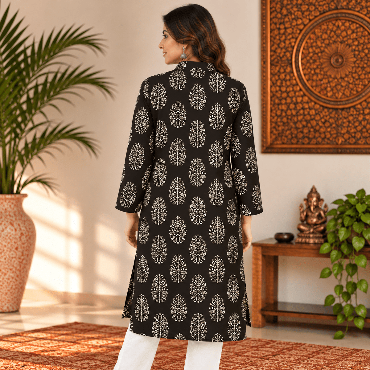 Kurta Larga para Mujer Kavya con Estampado Floral Dorado KM - BOUTIQUEDELAINDIA