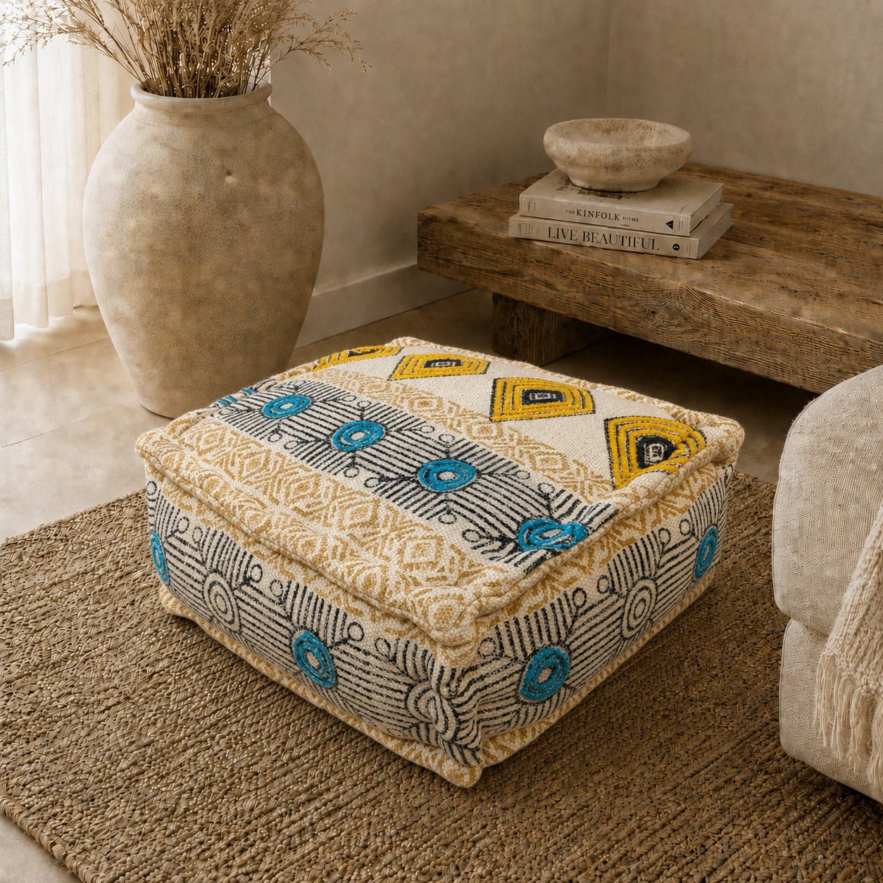 Puff Cuadrado Ishani Mostaza Bordado - BOUTIQUEDELAINDIA