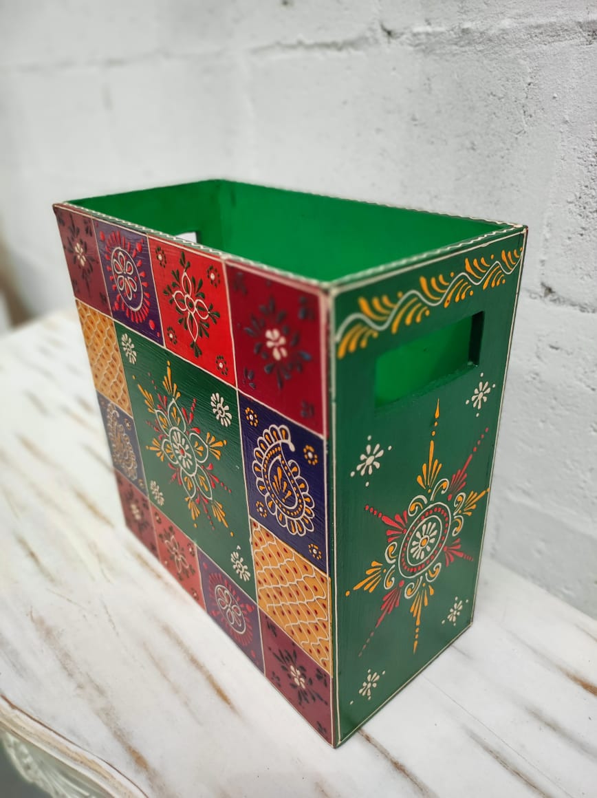 Caja Porta Revistas "Arte Literario" - Madera Pintada a Mano