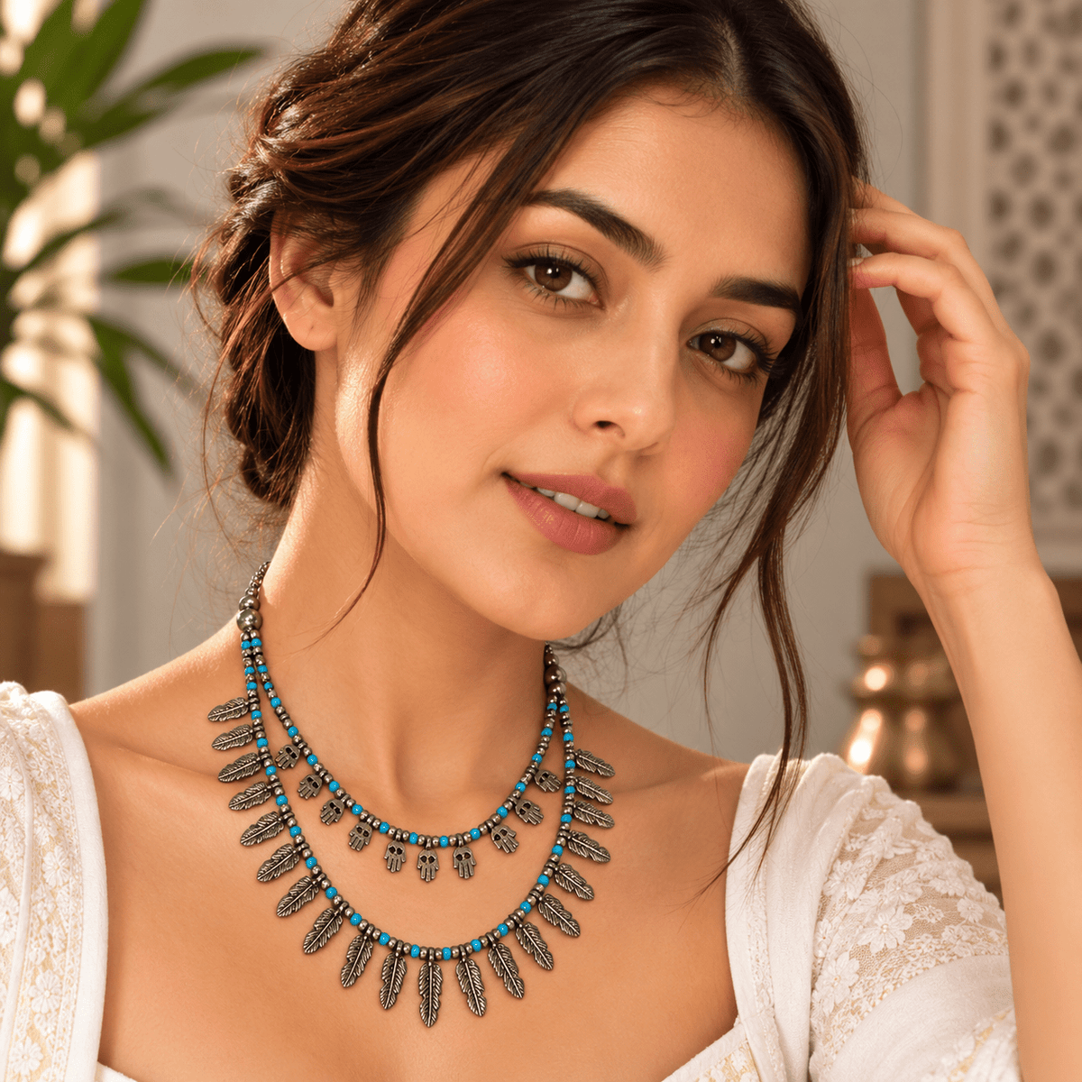 Collar Doble Aadhya con Plumas y Manos de Fátima - BOUTIQUEDELAINDIA