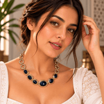 Collar Kavya en Bronce Dorado con Piedras Negras - BOUTIQUEDELAINDIA