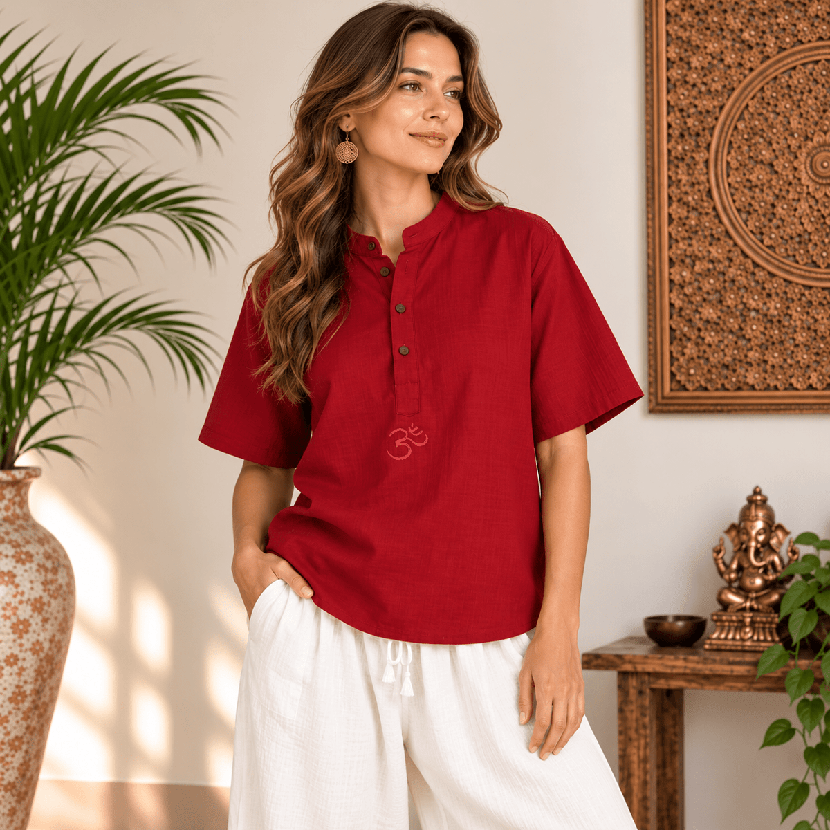 Kurta Corta Roja para Mujer Ananda con Bordado Om KM - BOUTIQUEDELAINDIA