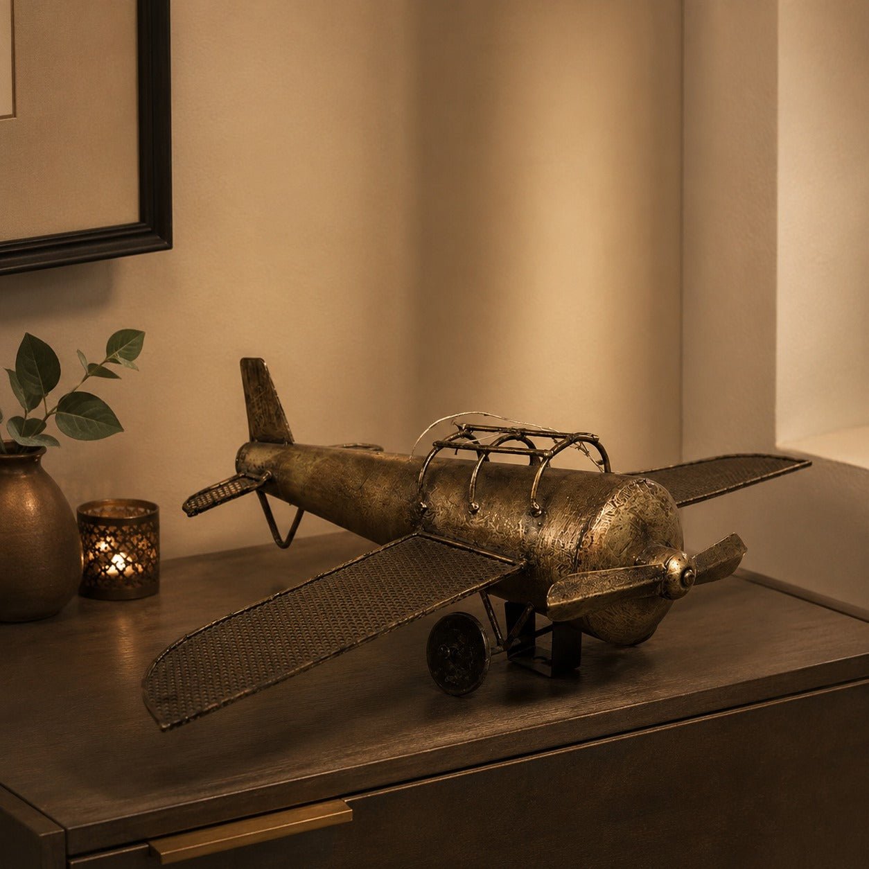 Escultura Decorativa Avión Vikram Vintage en Metal - BOUTIQUEDELAINDIA