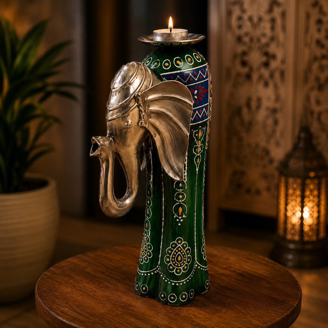 Porta Vela Aarush con Cabeza de Elefante en Madera y Metal Artesanal Verde