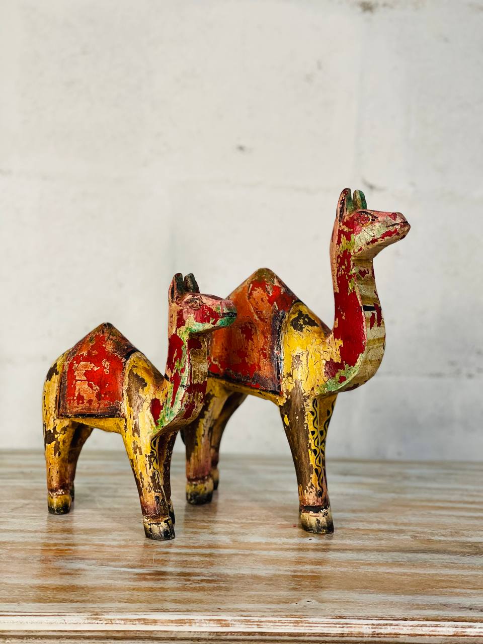 Figura de Camello "Arte Desértico" - Tallados en Madera con Diseños y Dibujos Únicos, Pintados a Mano