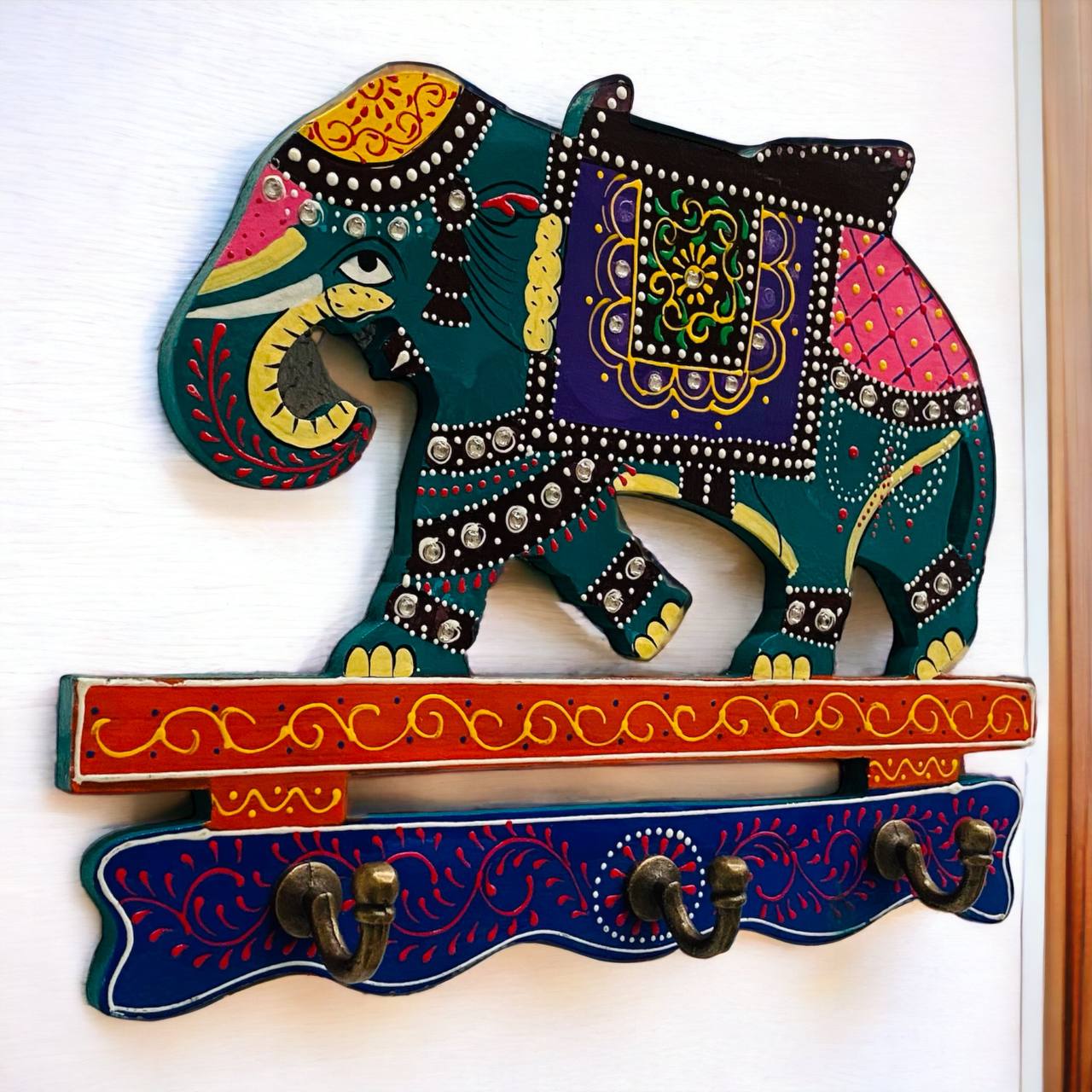 Porta Llavero "Elegante Elefante" - Tallado y Pintado a Mano