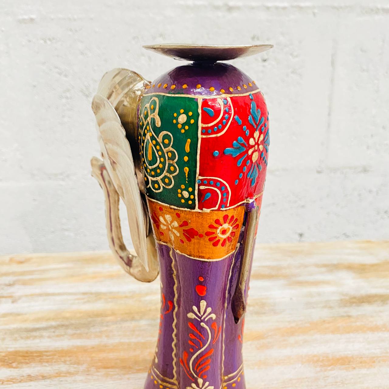 Portavelas "Elegancia Elefante" - Madera y Metal Tallado, Diseño Pintado a Mano con Base para Vela