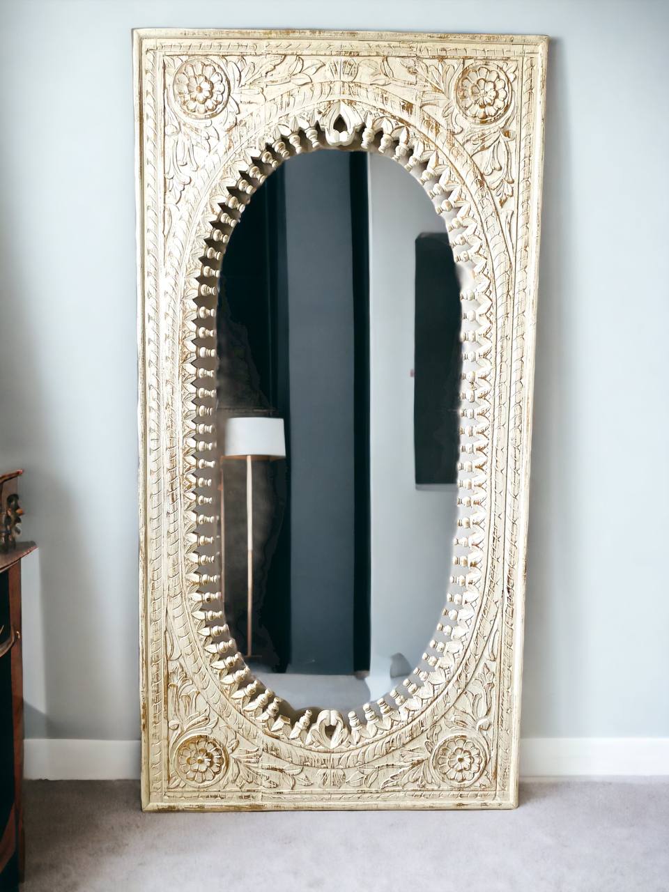 Espejo en Madera Tallada con Diseño Vintage