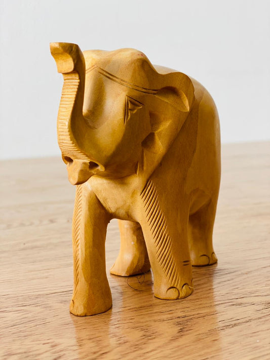 Elefante madera natural tallado